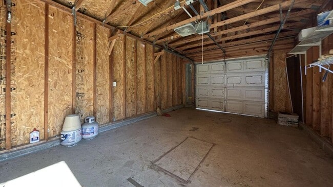 Building Photo - 3 bed / 2.5 bath ~ Foxbank Plantation