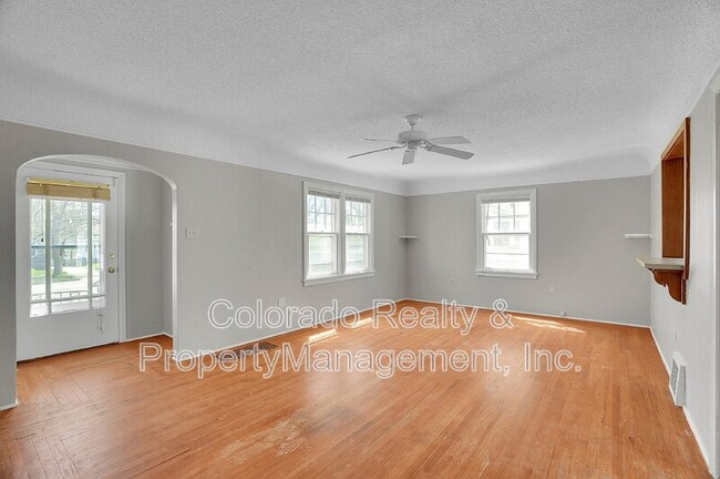 Building Photo - 1405 15th Ave