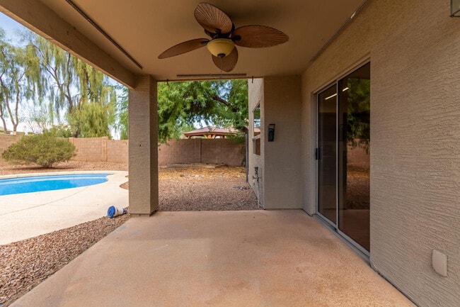 Building Photo - 42556 W Anne Ln