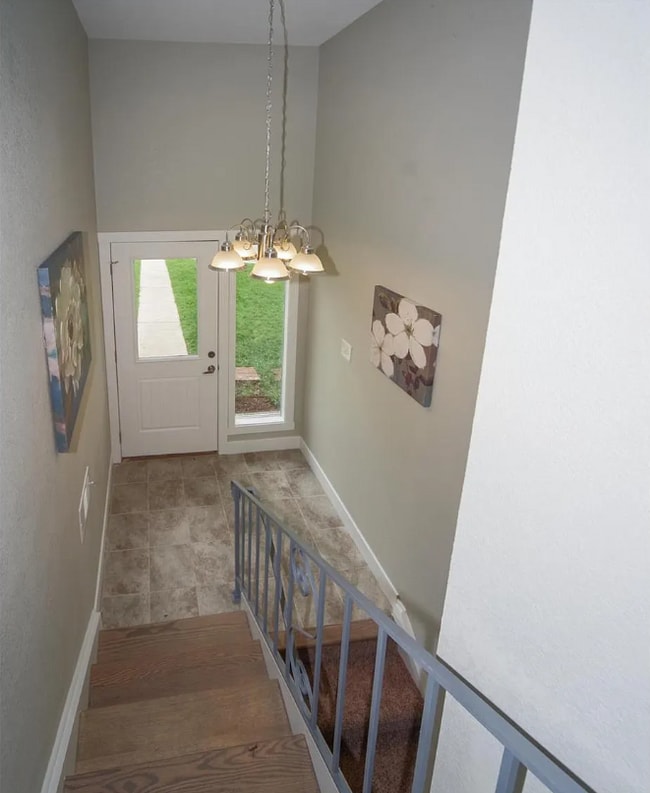 Building Photo - 827 S Robb Way