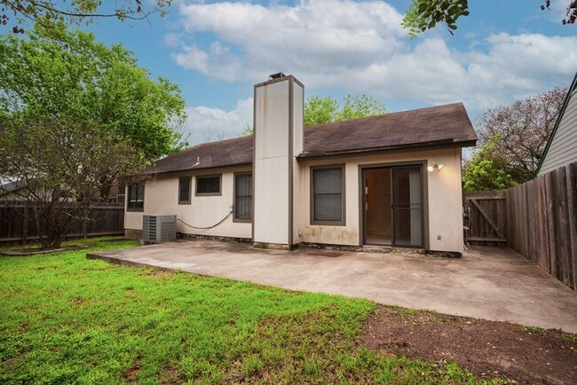 Building Photo - Spacious 3-Bedroom Single Family Home in S...