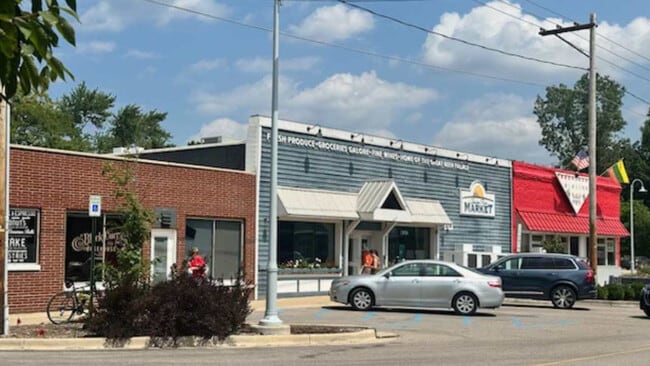 Building Photo - 16023 Goodwin Ave