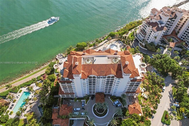 Building Photo - 7133 Fisher Island Dr