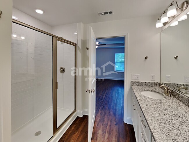 Building Photo - 5949 Hagar Vly Dr