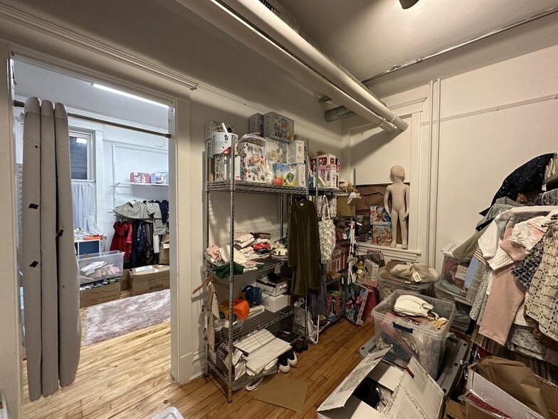 Building Photo - 3422 N Lincoln Ave