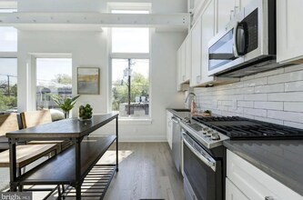 Building Photo - 3018-3012 12th St NE