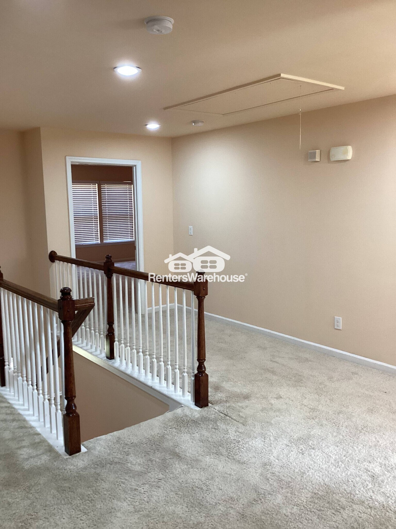 Building Photo - 4470 Hedgewood Dr