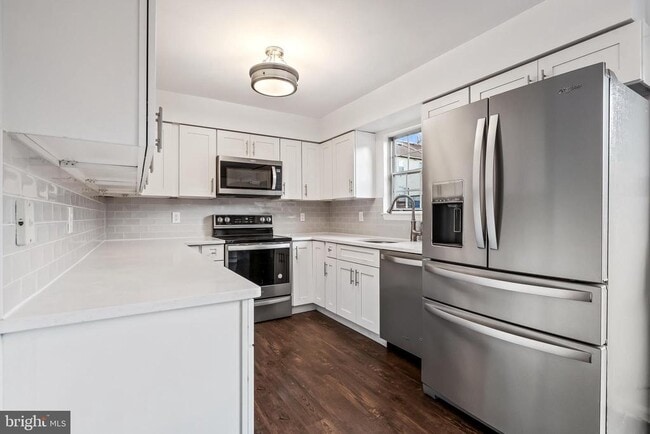 Building Photo - 10322 Castlehedge Terrace