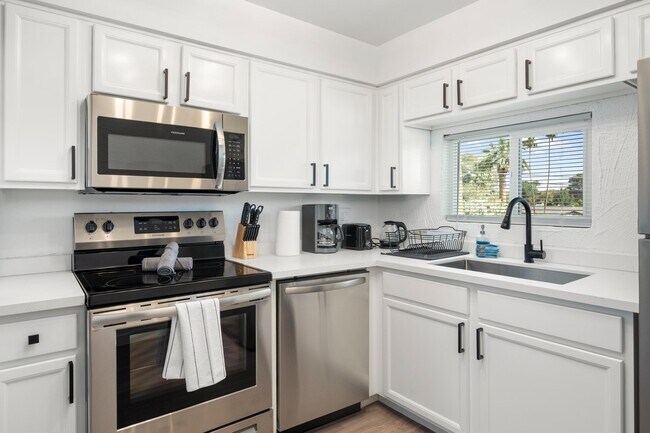 Building Photo - Venture on 16th