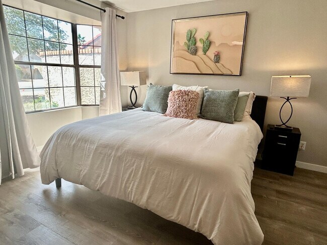 Building Photo - 4212 E Sandia St