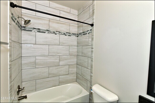 Building Photo - 541 Paseo Modesto Dr