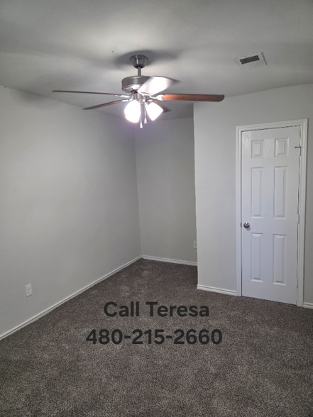 Building Photo - 4325 Chestnut Dr