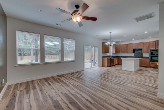 Building Photo - 208 Woodbrook Way