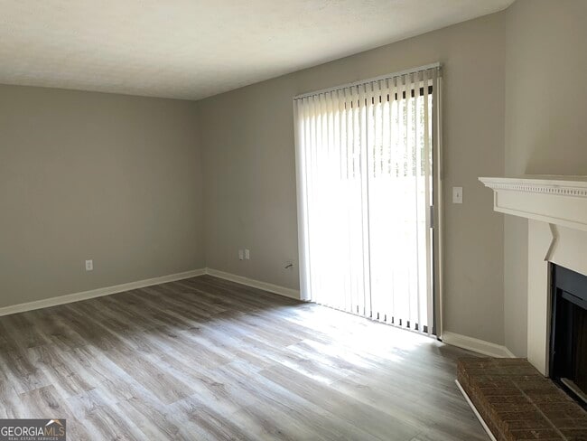 Building Photo - 5870 Sheldon Ct