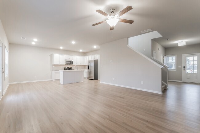 Building Photo - 3418 Sugarberry Dr