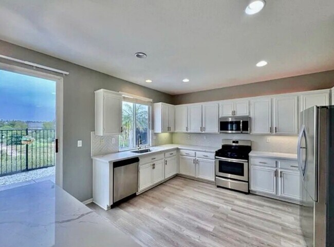 Building Photo - 32358 Gardenvail Dr