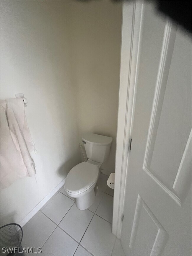 Building Photo - 8824 Ventura Way