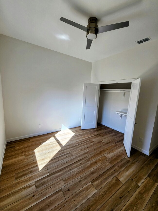 Building Photo - 2707 W Kerria Ave