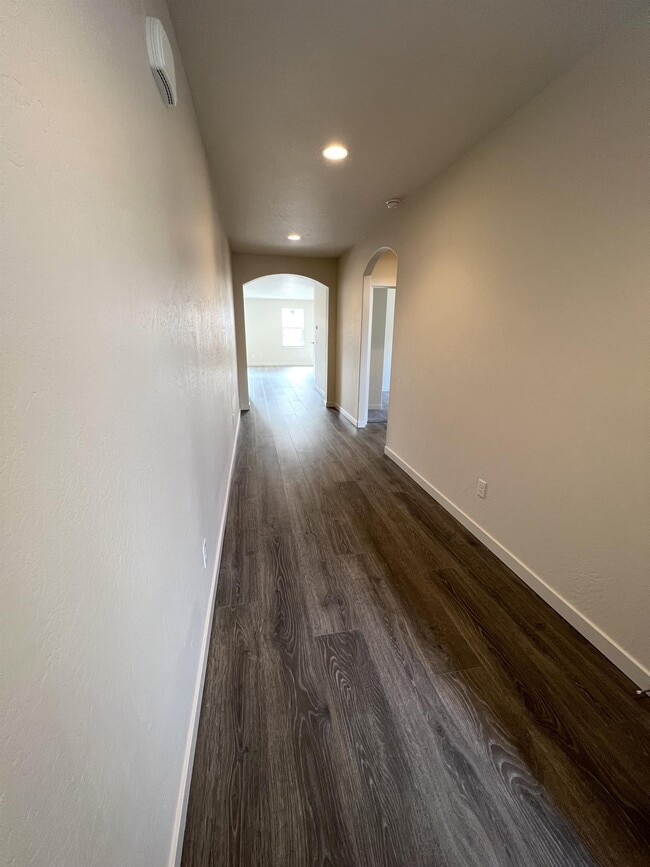 Building Photo - 1650 Dragon Tail Pl