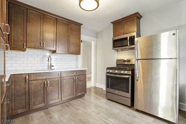 Building Photo - 42 N 21st St