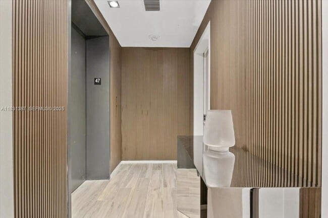 Building Photo - 801 S Miami Ave