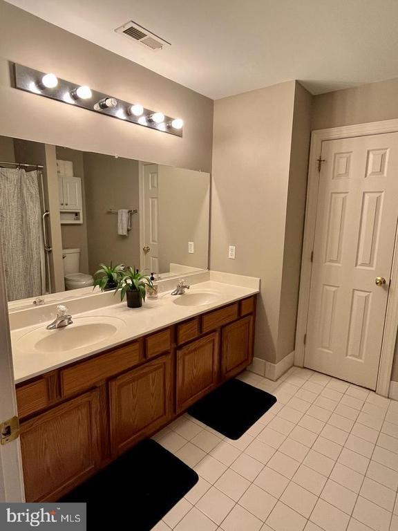 Building Photo - 204 Windham Dr