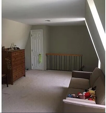 Building Photo - 10 Esprit Ter