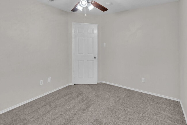 Building Photo - 11829 Gold Creek Dr E