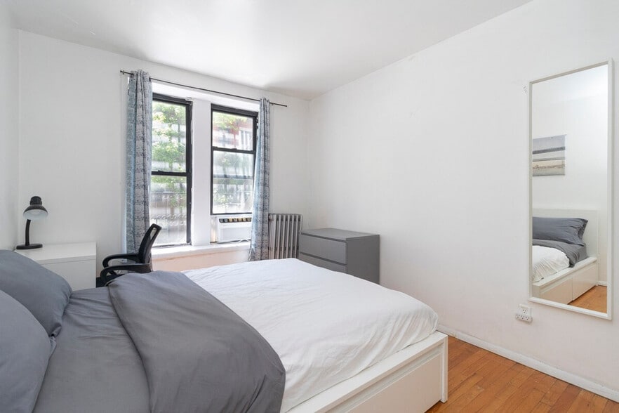 Building Photo - 316 E 96th St