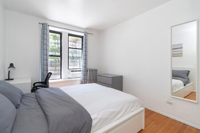 Building Photo - 316 E 96th St