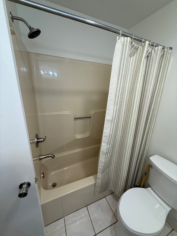 Building Photo - 8912 Bayview Dr