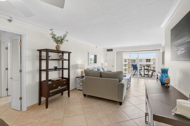 Building Photo - 4511 S Ocean Blvd