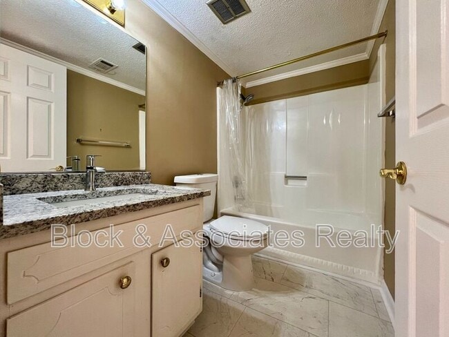 Building Photo - 131 Cedar Cove Ln