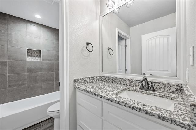 Building Photo - 228 St Charles Dr