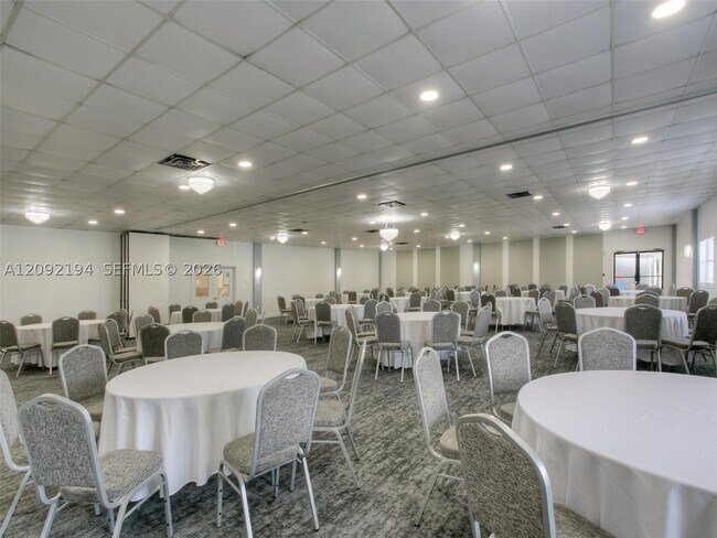 Building Photo - 16571 Blatt Blvd