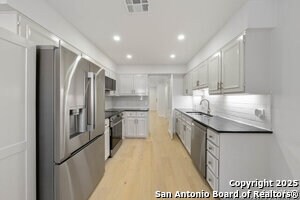 Building Photo - 7815 Broadway St