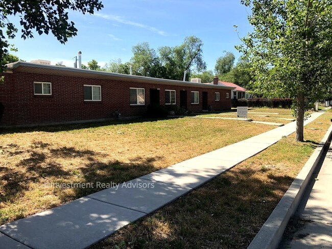 Building Photo - Spacious One-Bedroom!