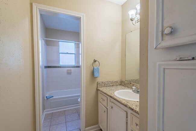 Building Photo - 523 International Village Dr