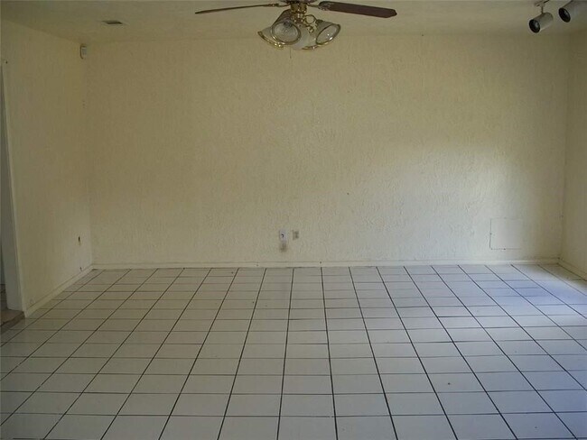 Building Photo - 10719 Carvel Ln