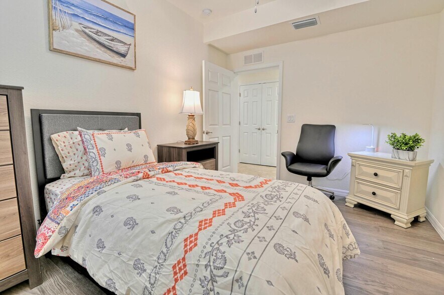 Building Photo - 5934 Wake Forest Run