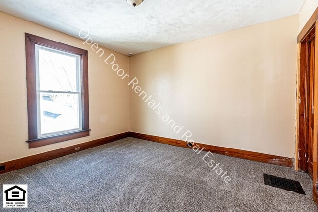 Building Photo - 4 bedroom home now available!