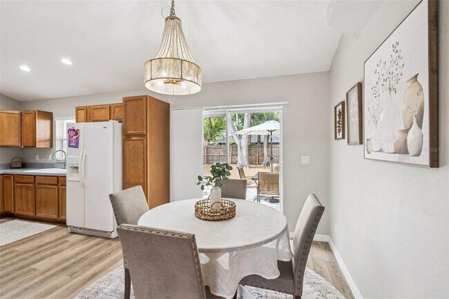 Building Photo - 165 Quail Oaks Cir