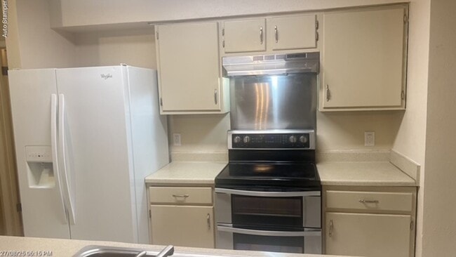 Building Photo - 421 Stonecreek Dr