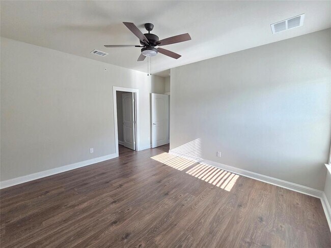 Building Photo - 600 C-Bar Ranch Trl