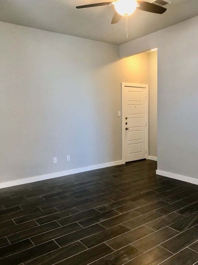 Building Photo - LUXURY 2 STORY DUPLEX LOCATED IN MIDLOTHIAN, TEXAS!