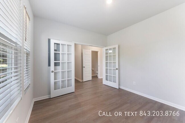 Building Photo - 1471 Central Ave