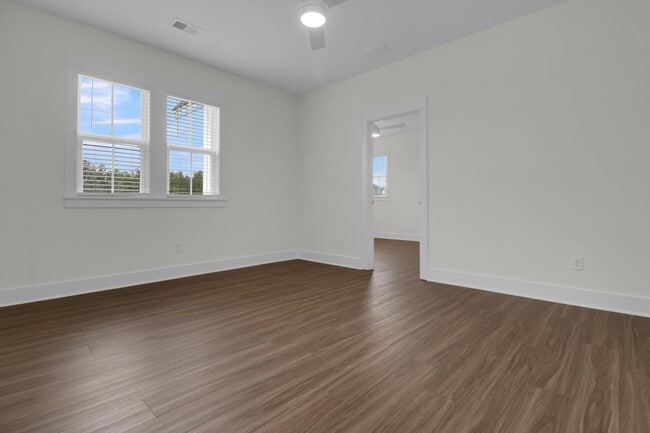 Building Photo - 268 Symphony Ave