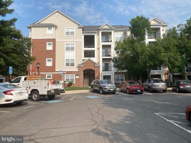 Building Photo - 12929 Centre Park Cir