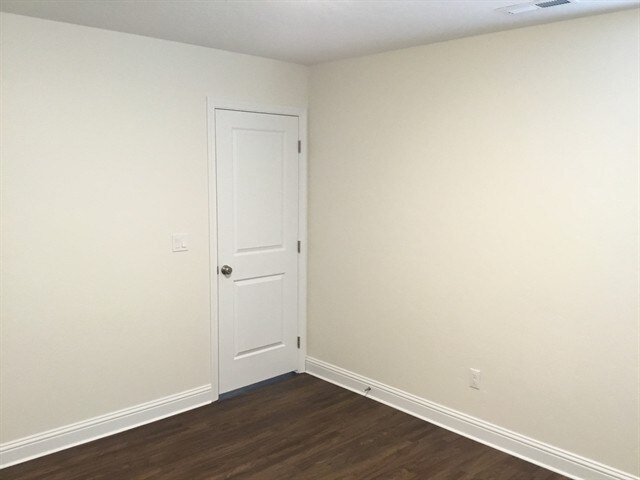 Building Photo - 61 S Lancaster Dr