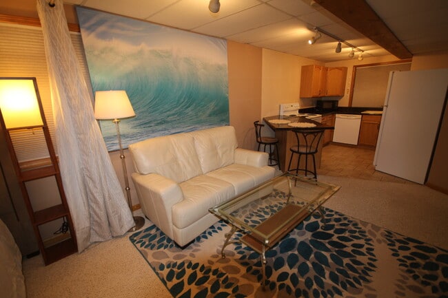 Building Photo - 289 Lionel Ln